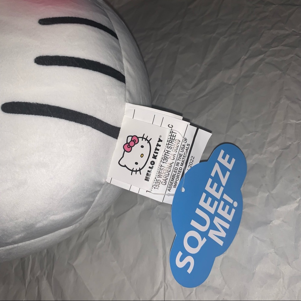 Hello Kitty pillow - Picture 8 of 11